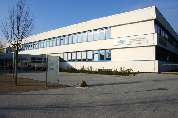 Schulgebäude des Pfalz-Kollegs Speyer