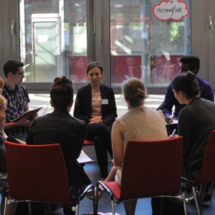 Berufseinstiegstag 2016 in Essen: Aufnahme einer Diskussionsrunde zum Thema Personal und Human Resources (Foto: ArbeiterKind.de)